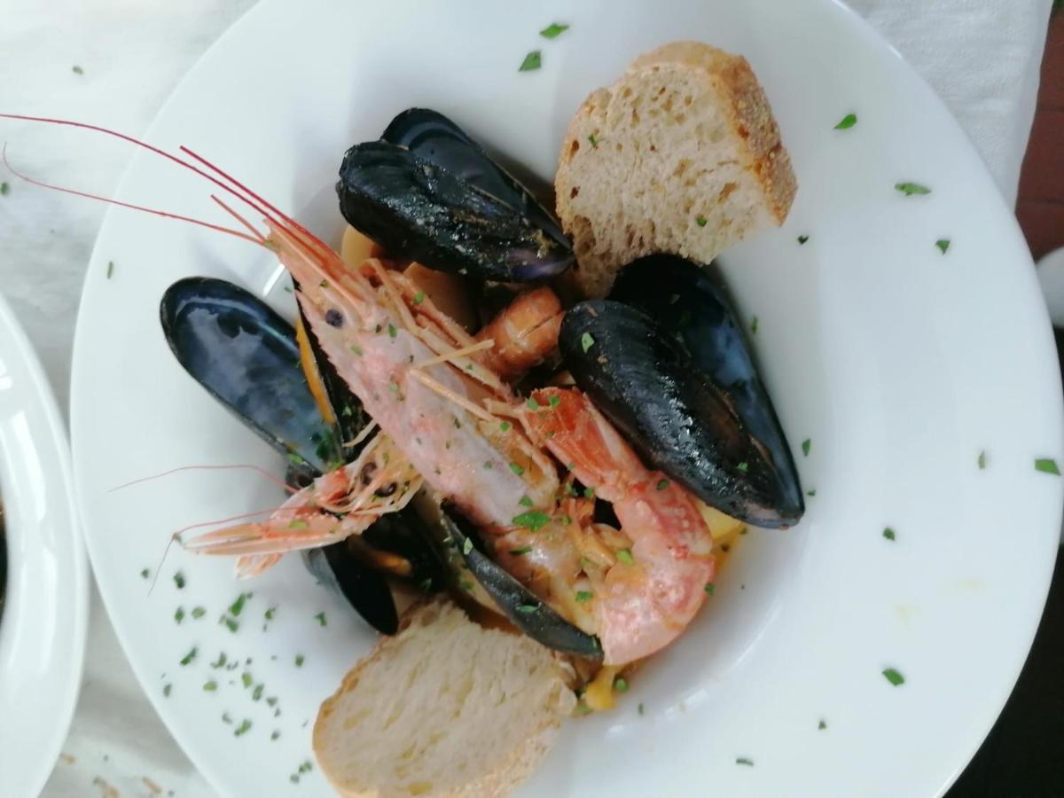 碧日海酒店 马里纳-迪-皮特拉桑塔 外观 照片