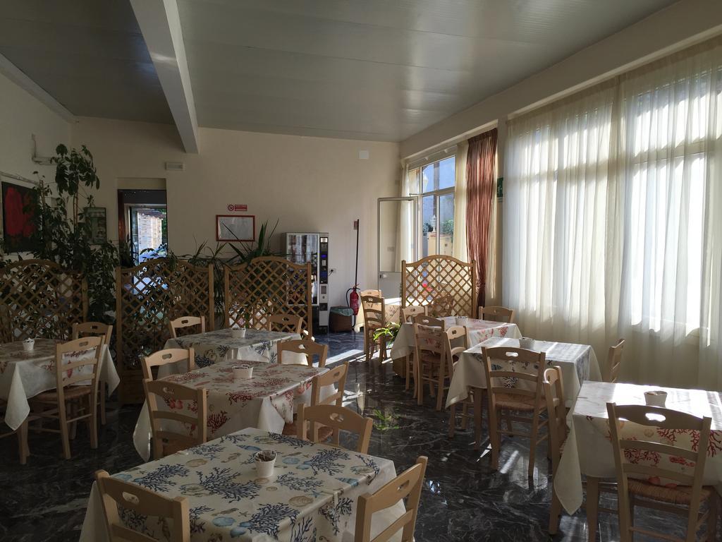 碧日海酒店 马里纳-迪-皮特拉桑塔 外观 照片
